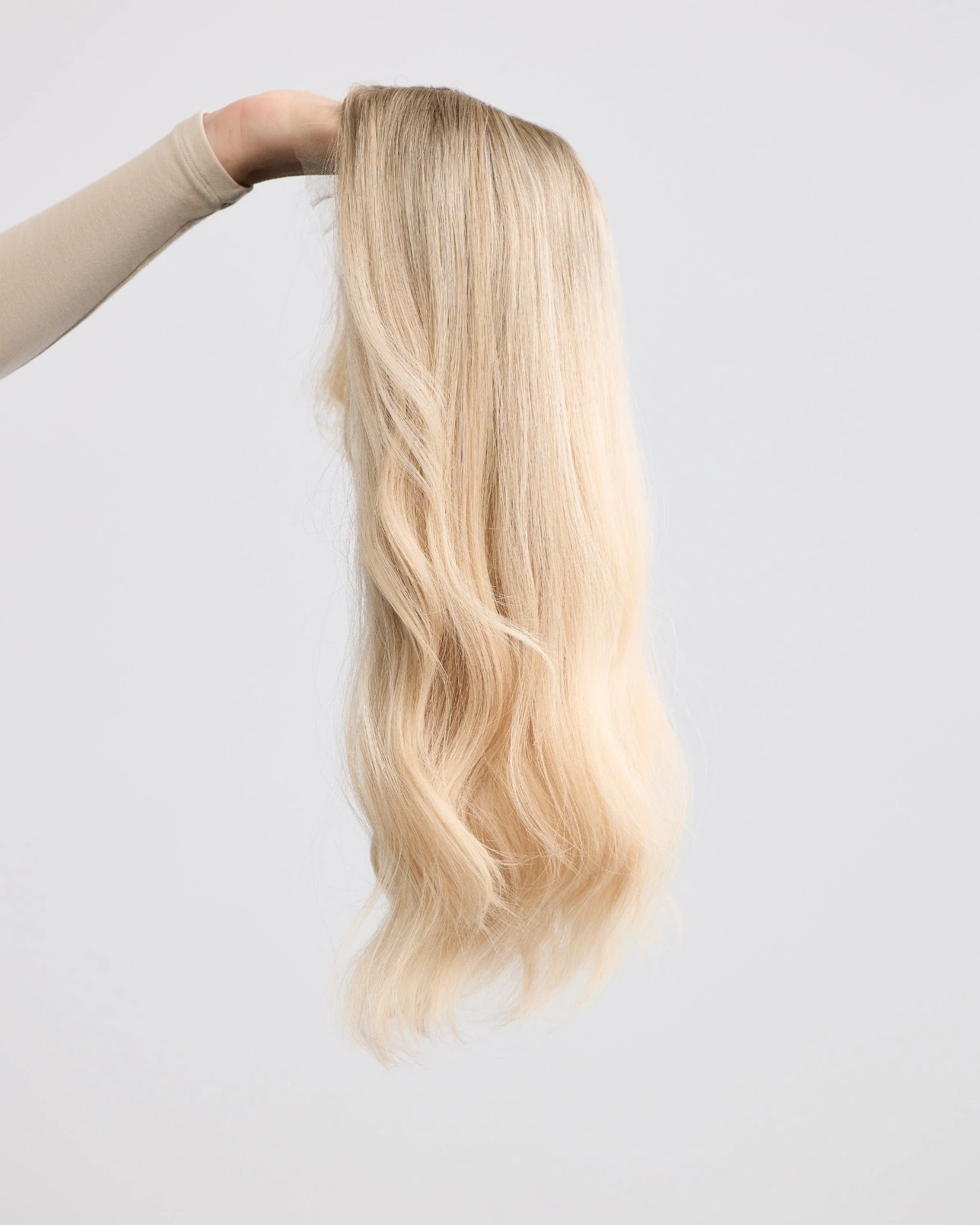 Pearl blonde volume